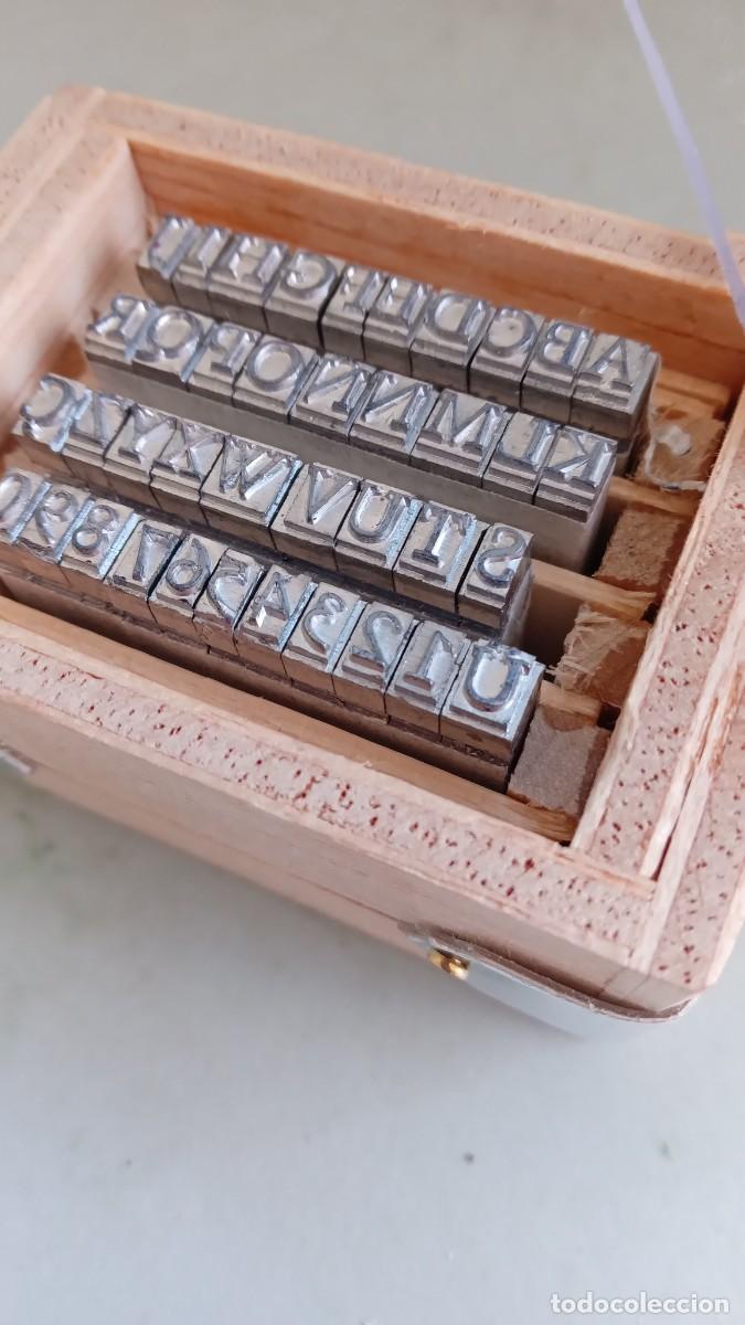 Antig&uuml;edades: IMPRENTA CAJITA LETRAS DE PLOMO REF 12G - Foto 1