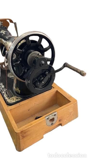 Antig&uuml;edades: M&aacute;quina de coser antigua - Foto 6