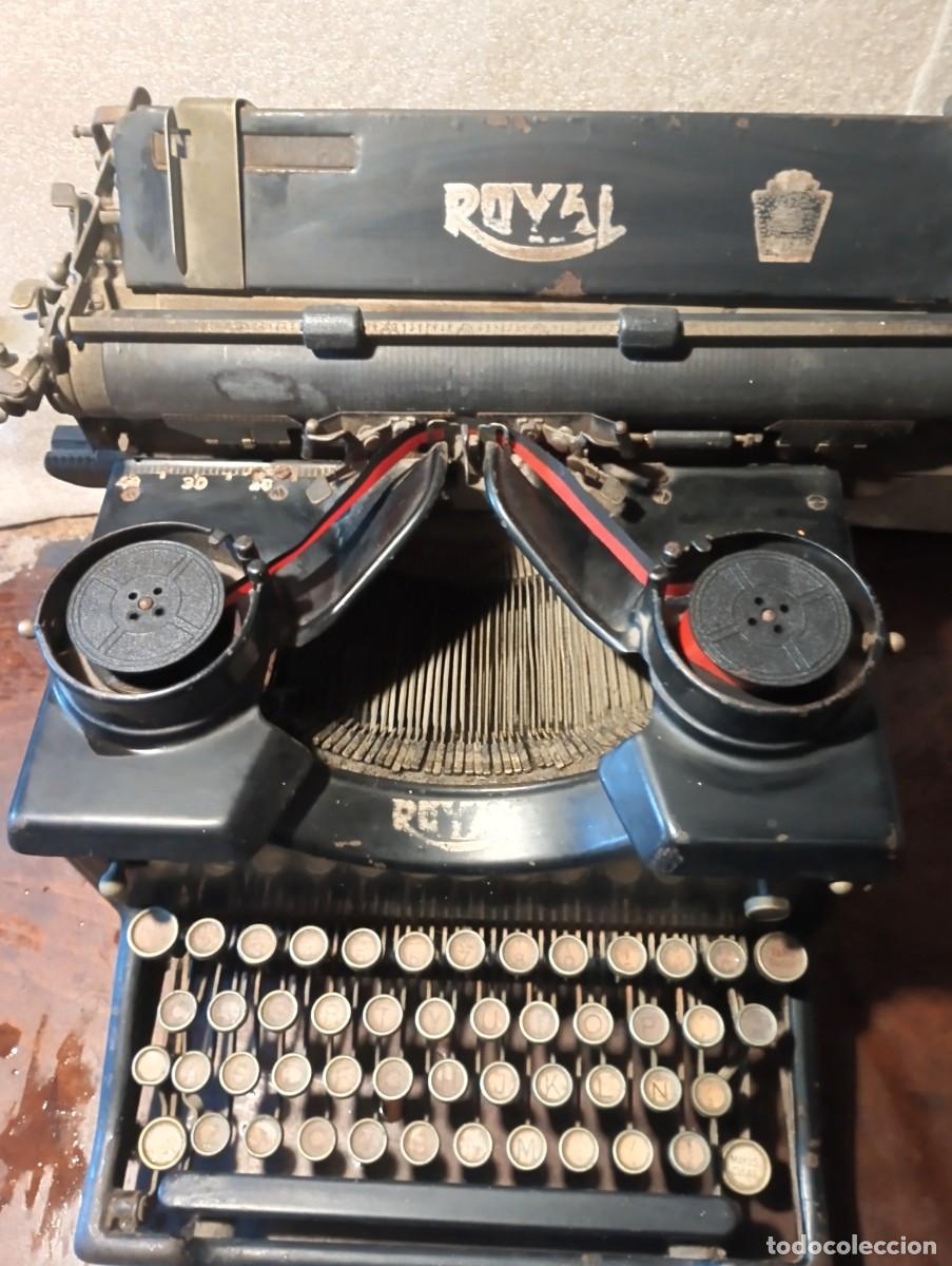 Antig&uuml;edades: MAQUINA DE ESCRIBIR-ROYAL. - Foto 2