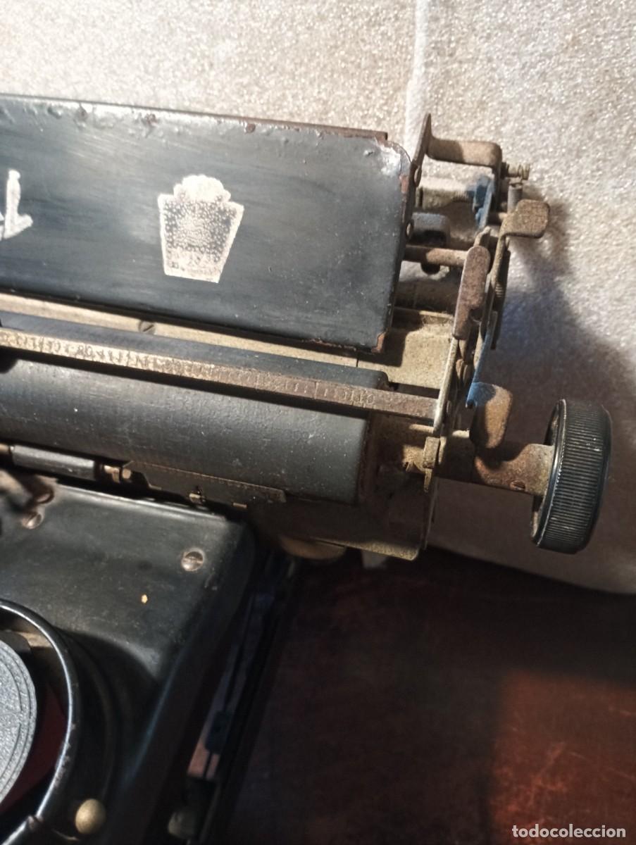 Antig&uuml;edades: MAQUINA DE ESCRIBIR-ROYAL. - Foto 4