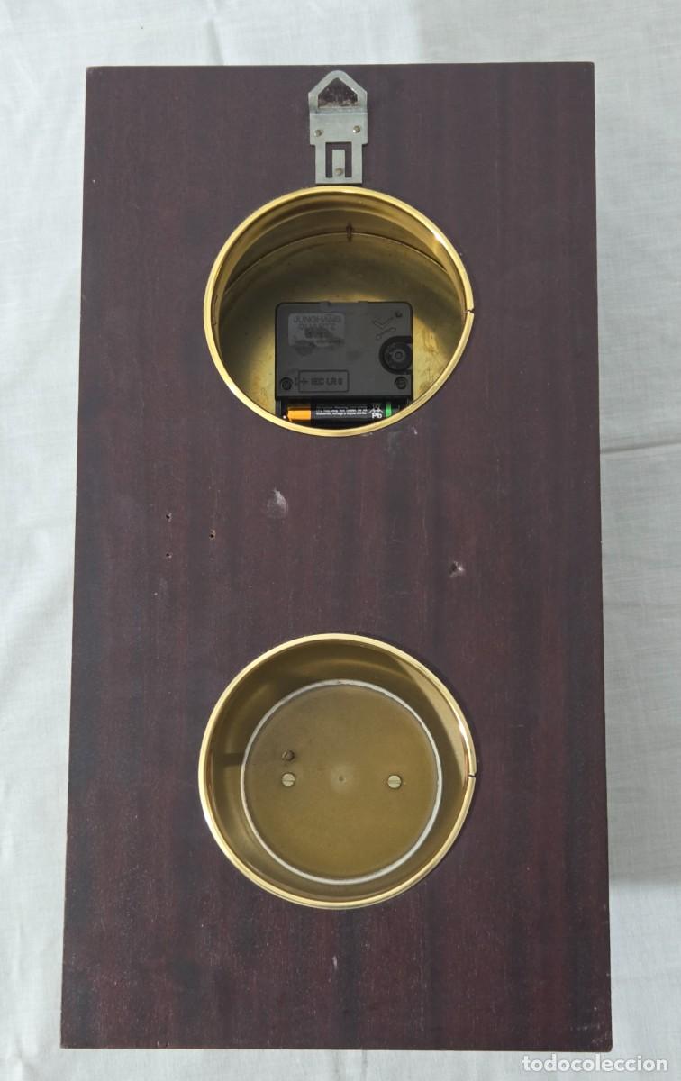 Antig&uuml;edades: Reloj Higrometro de pared, bronce y madera, funcionando - Foto 8