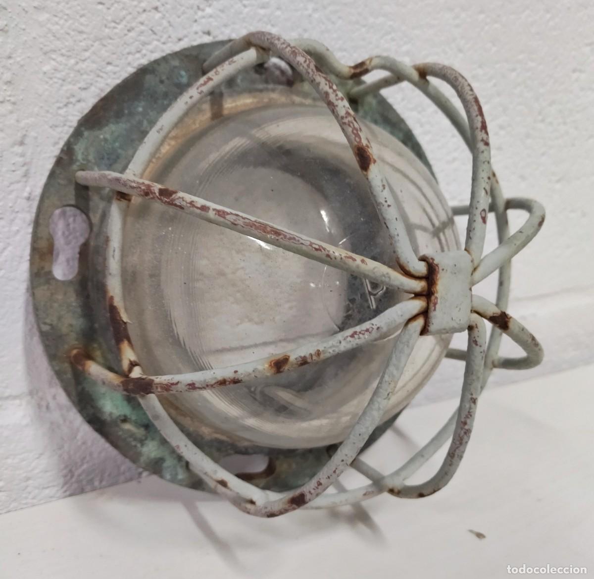 Antig&uuml;edades: Foco antiguo industrial de barco - Foto 1