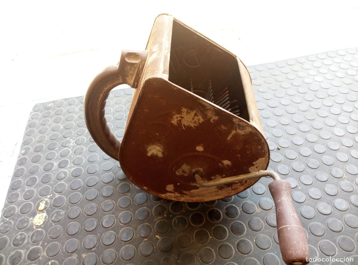 Antig&uuml;edades: Herramienta manual de gotele - Foto 1