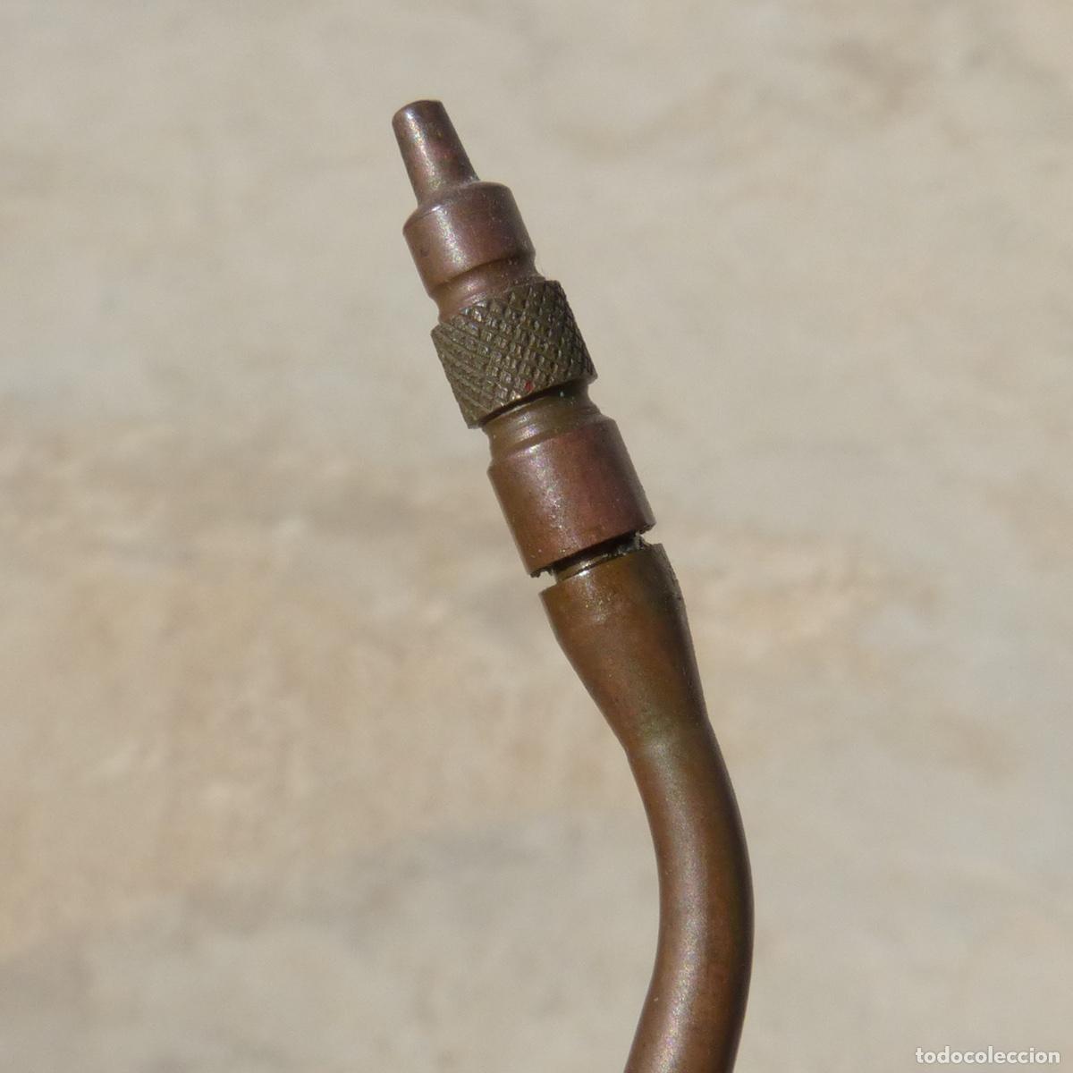 Antig&uuml;edades: Antigua aceitera Valvespout, 72gr, - Foto 2