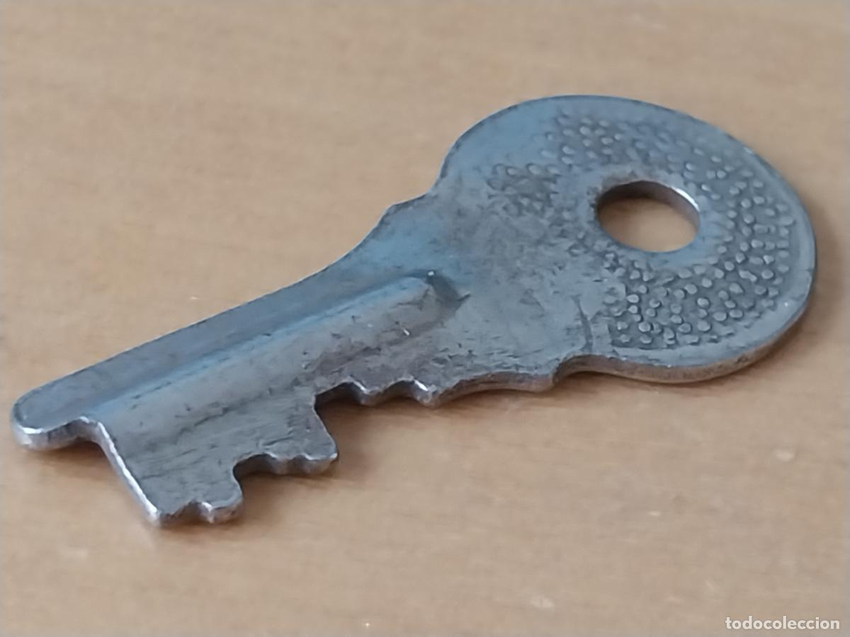 Antig&uuml;edades: LLAVE PLANA 5CMS LARGO CURIOSO CIFRADO - Foto 1