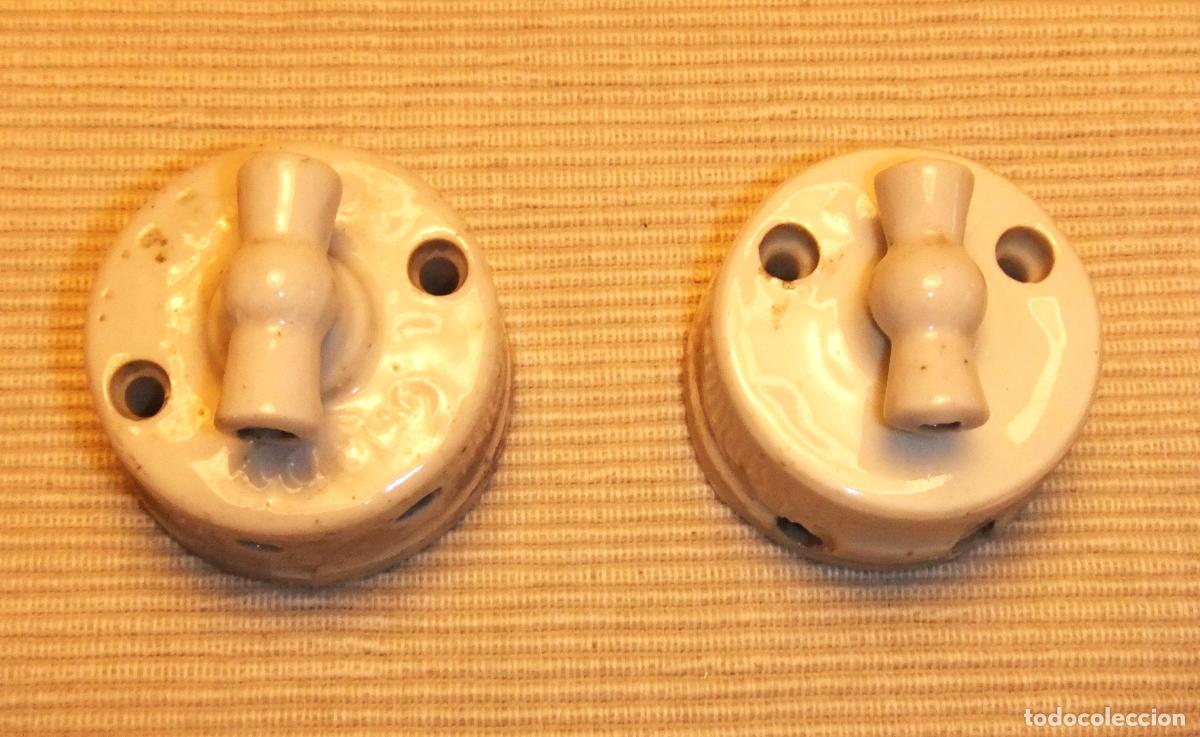 Antig&uuml;edades: 2 ANTIGUOS INTERRUPTORES DE PORCELANA - Foto 1