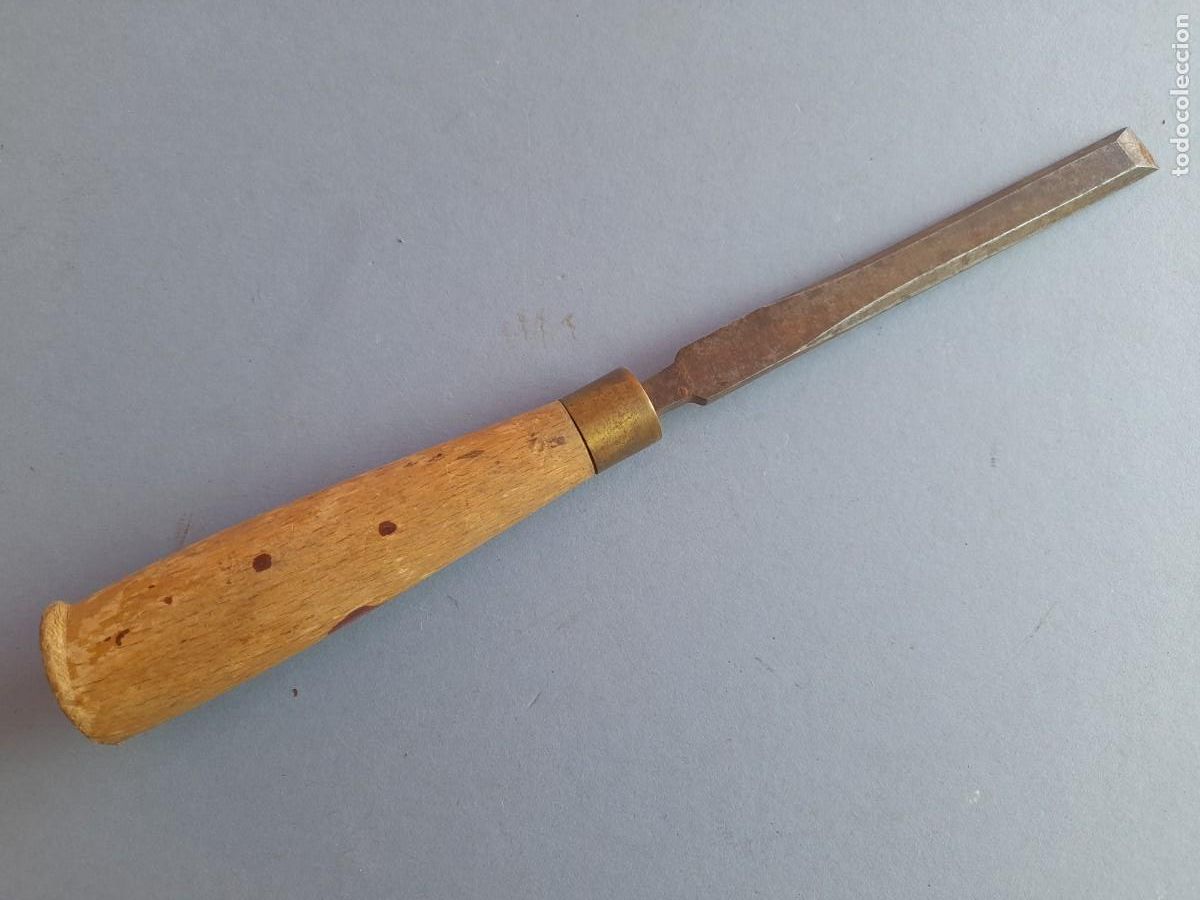 Antig&uuml;edades: formon biselado con corte de 1.2cm aprox, largo 25cm aprox - Foto 1