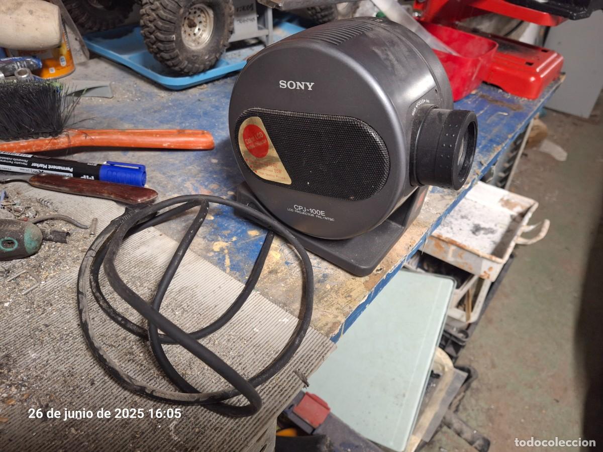 Antig&uuml;edades: Antiguo proyector Sony CPJ 100E LCD Pal - Foto 1