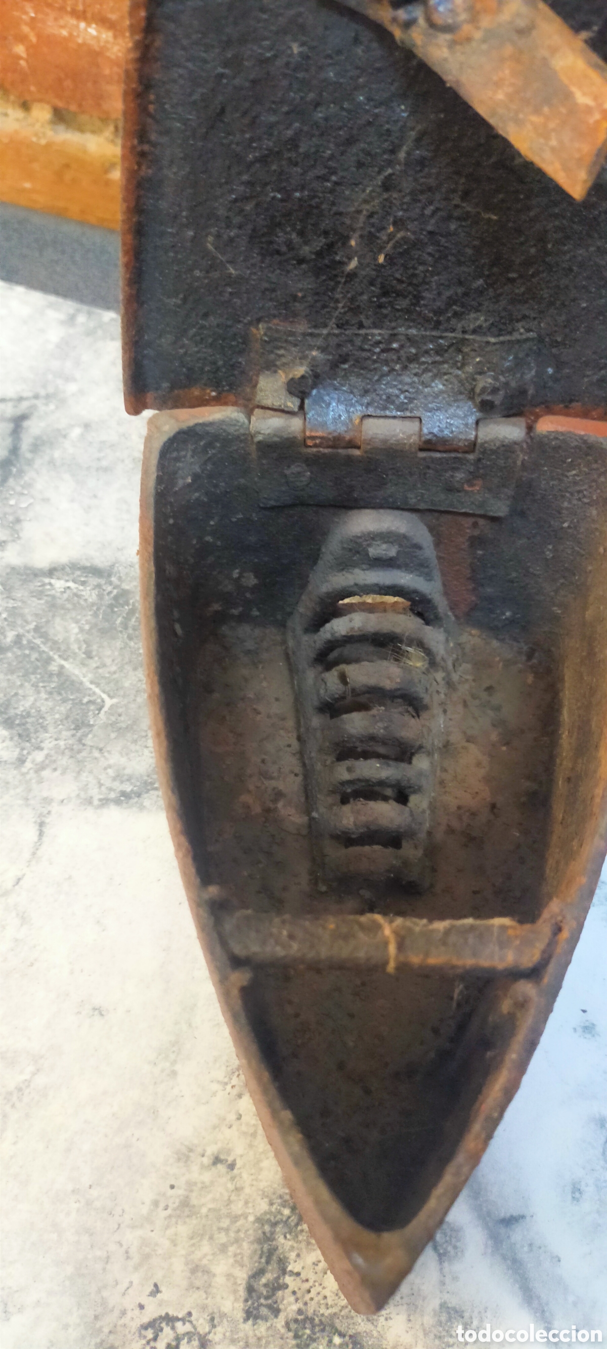 Antig&uuml;edades: Plancha carb&oacute;n antigua - Foto 3