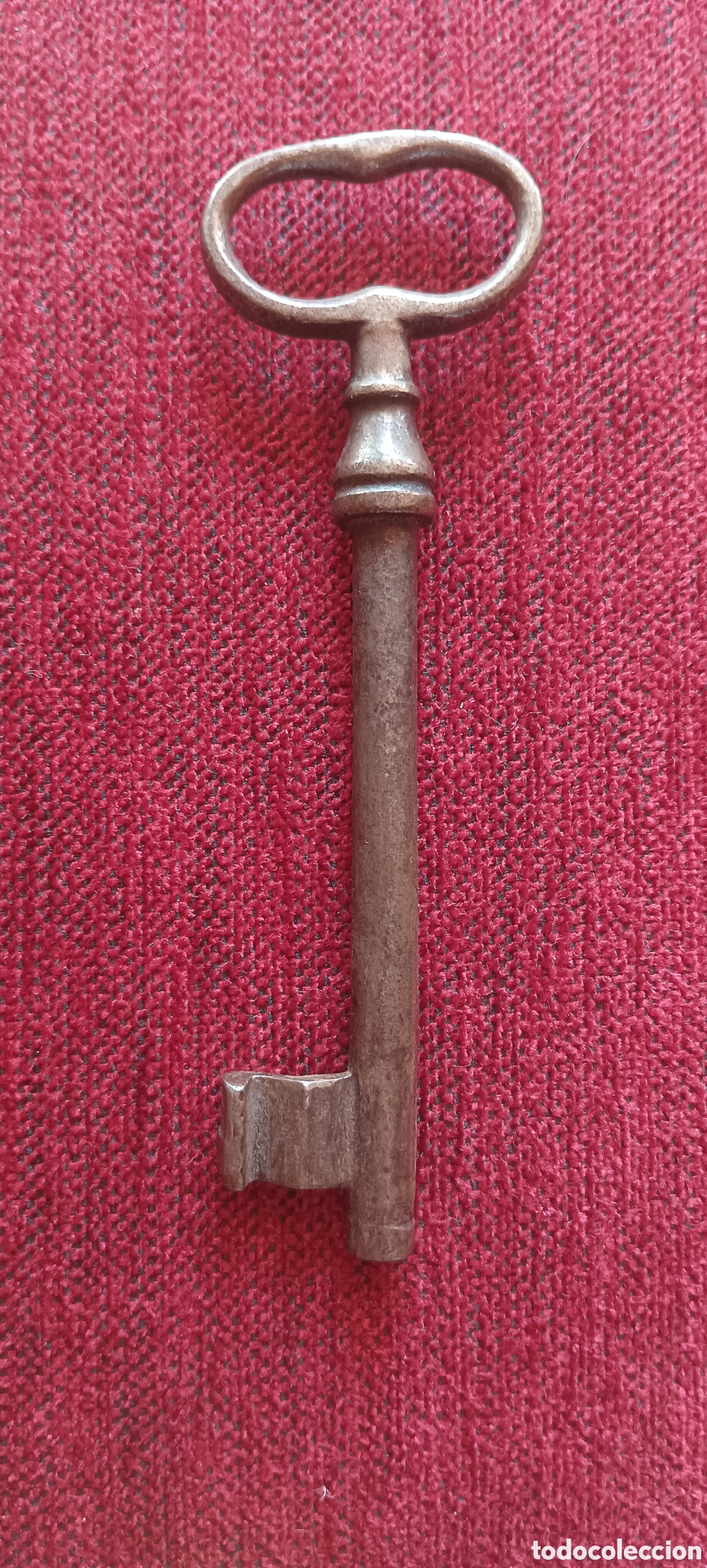 Antig&uuml;edades: Antigua llave de hierro forjado - Foto 1