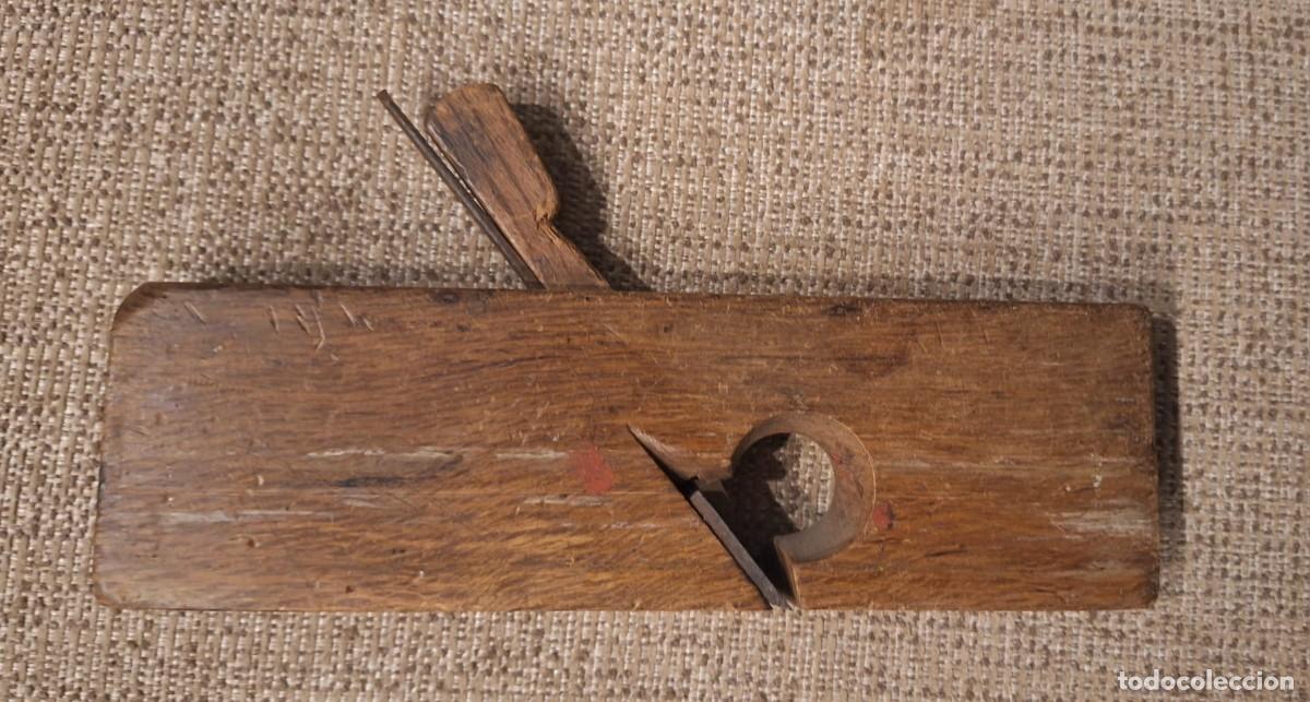 Antig&uuml;edades: CEPILLO DE CARPINTERO ANTIGUO EN MADERA Y HIERRO - Foto 2