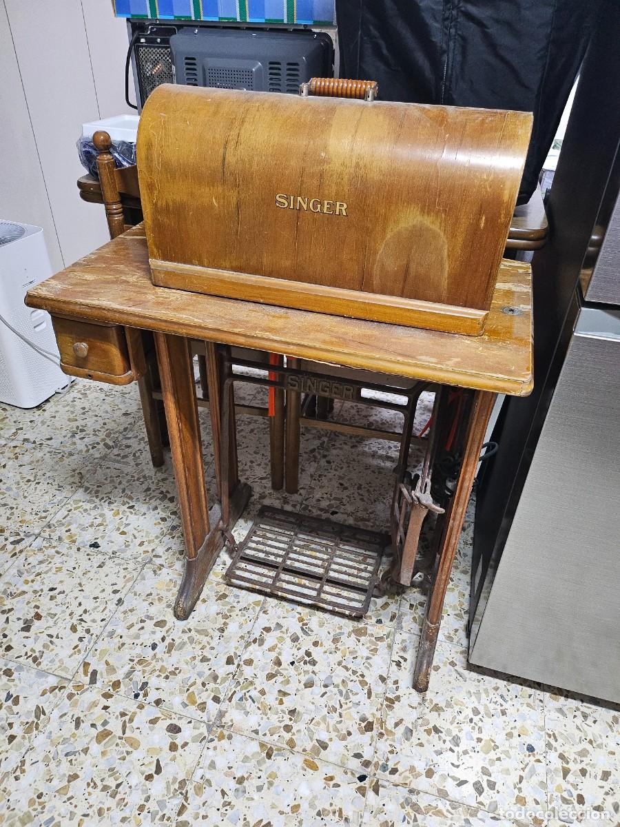 Antig&uuml;edades: M&aacute;quina de coser Singer - Foto 1