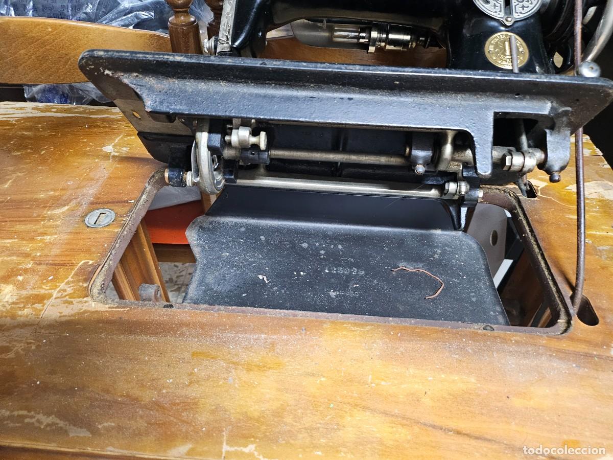 Antig&uuml;edades: M&aacute;quina de coser Singer - Foto 4