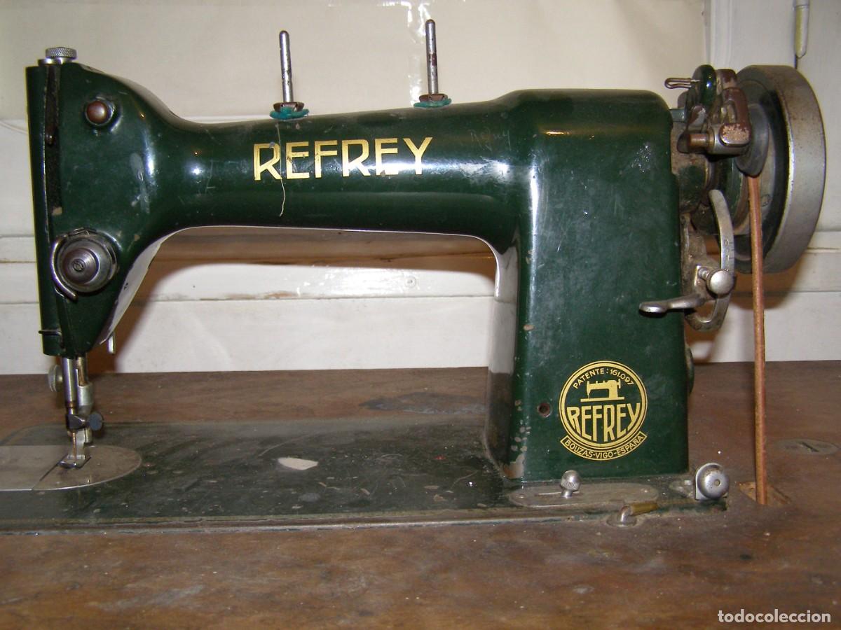 Antig&uuml;edades: Máquina de coser marca REFREY - Foto 3