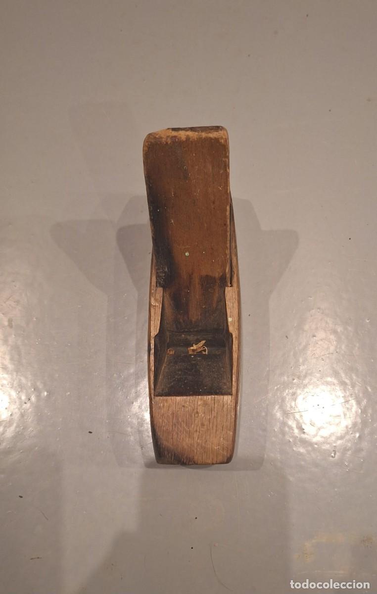 Antig&uuml;edades: CEPILLO DE CARPINTERO ANTIGUO EN MADERA Y CUCHILLA DE HIERRO - Foto 3