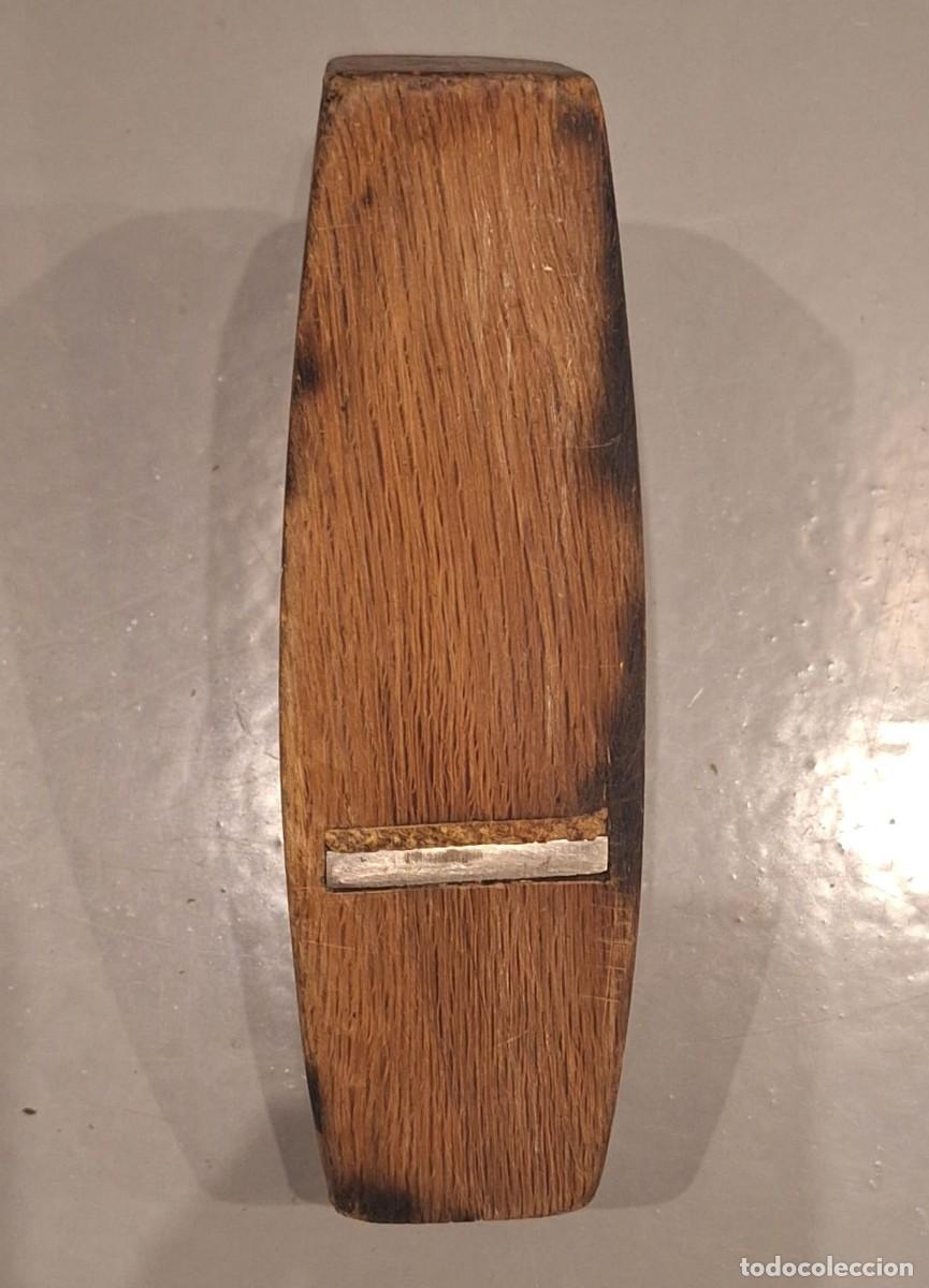 Antig&uuml;edades: CEPILLO DE CARPINTERO ANTIGUO EN MADERA Y CUCHILLA DE HIERRO - Foto 6