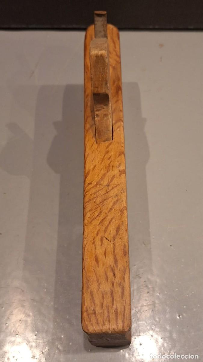 Antig&uuml;edades: CEPILLO DE CARPINTERO ANTIGUO EN MADERA CON CUCHILLA DE HIERRO - Foto 3