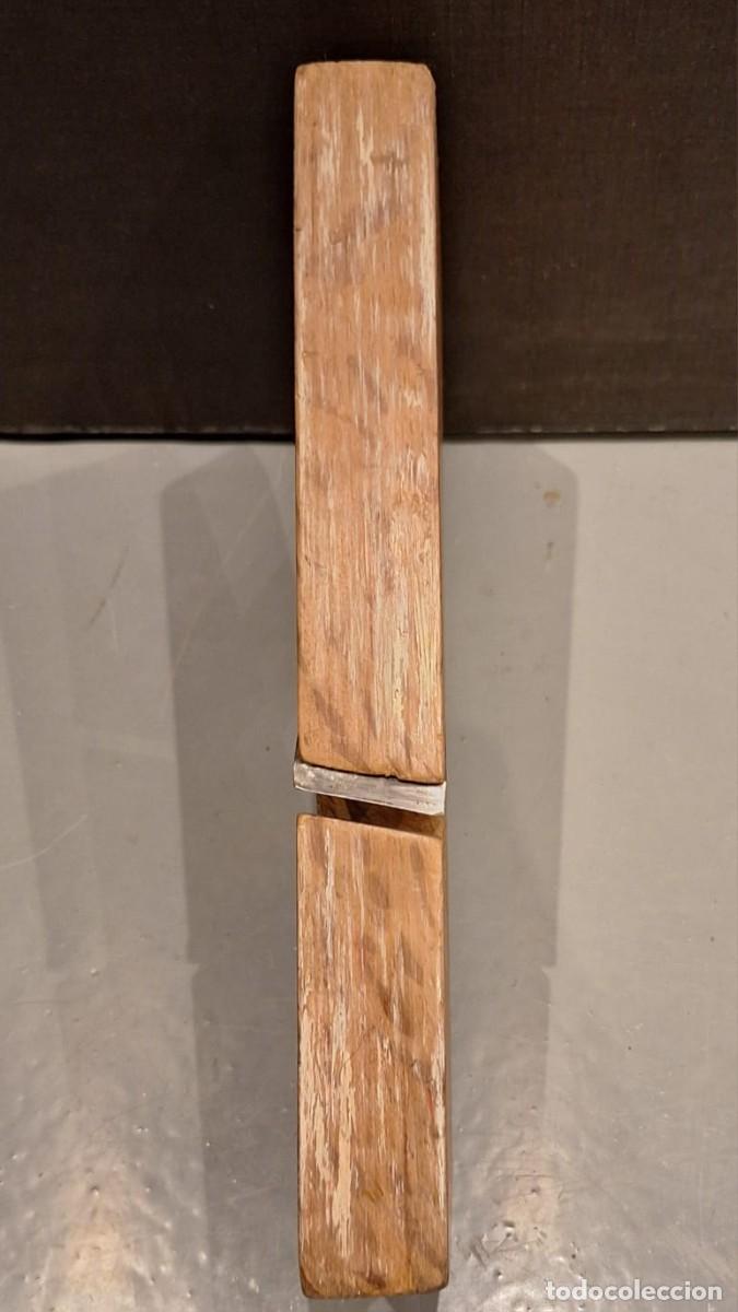 Antig&uuml;edades: CEPILLO DE CARPINTERO ANTIGUO EN MADERA CON CUCHILLA DE HIERRO - Foto 4