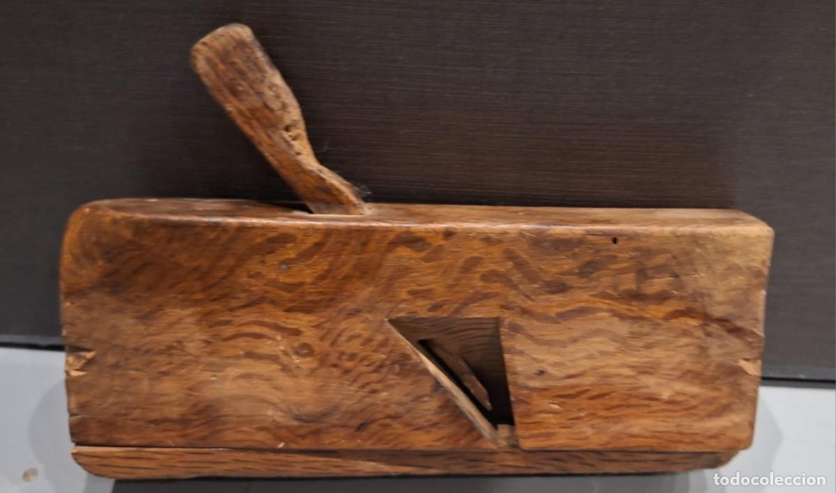Antig&uuml;edades: CEPILLO DE CARPINTERO ANTIGUO EN MADERA CON TAPA DE SEGURIDAD - Foto 1