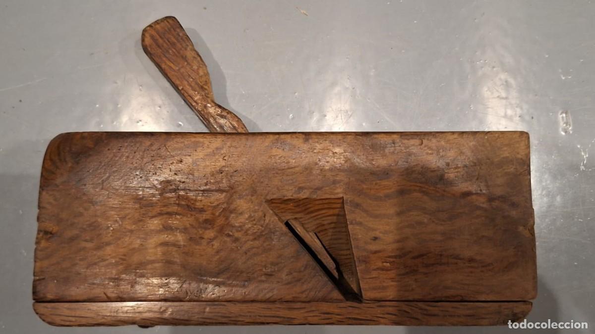 Antig&uuml;edades: CEPILLO DE CARPINTERO ANTIGUO EN MADERA CON TAPA DE SEGURIDAD - Foto 2