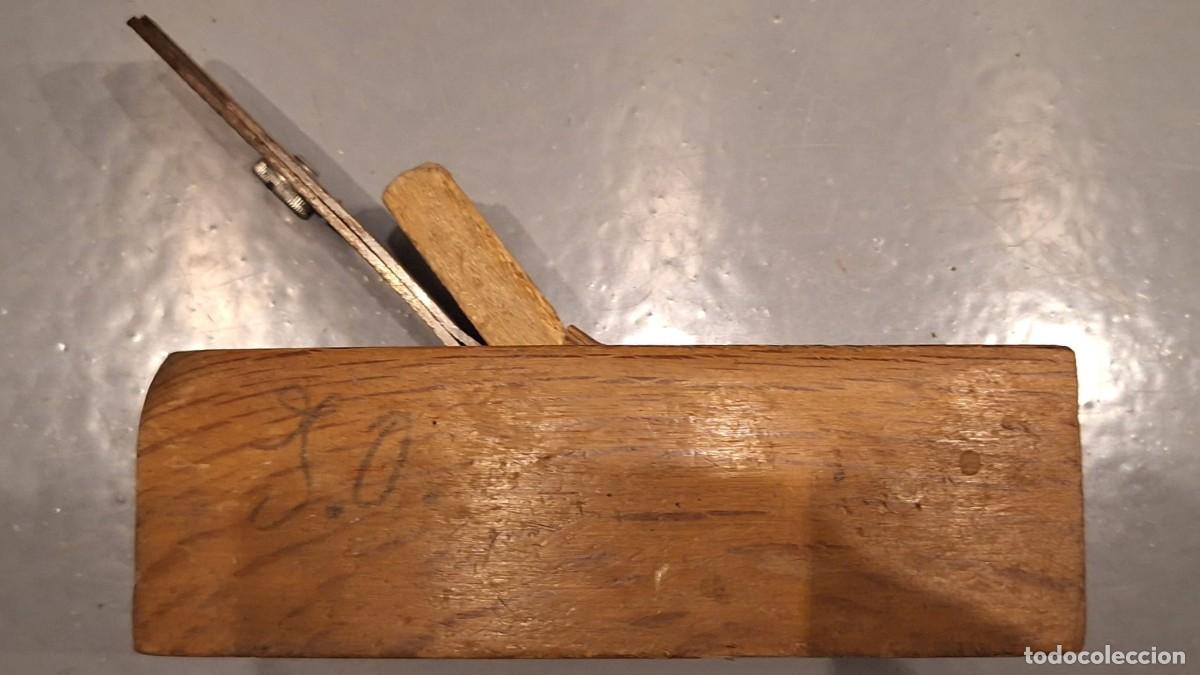 Antig&uuml;edades: CEPILLO DE CARPINTERO ANTIGUO EN MADERA Y HIERRO - Foto 2