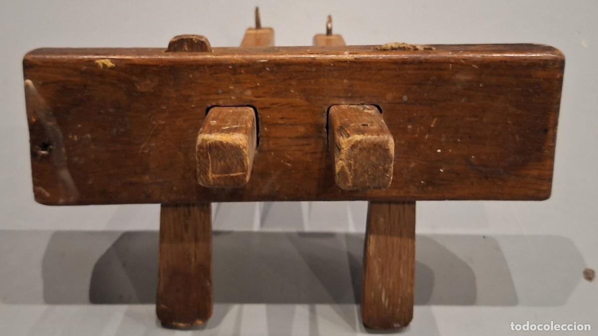 Antig&uuml;edades: SARGENTO DE CARPINTERO ANTIGUO DE DOBLE HUSILLO DE MADERA MACIZA - Foto 3