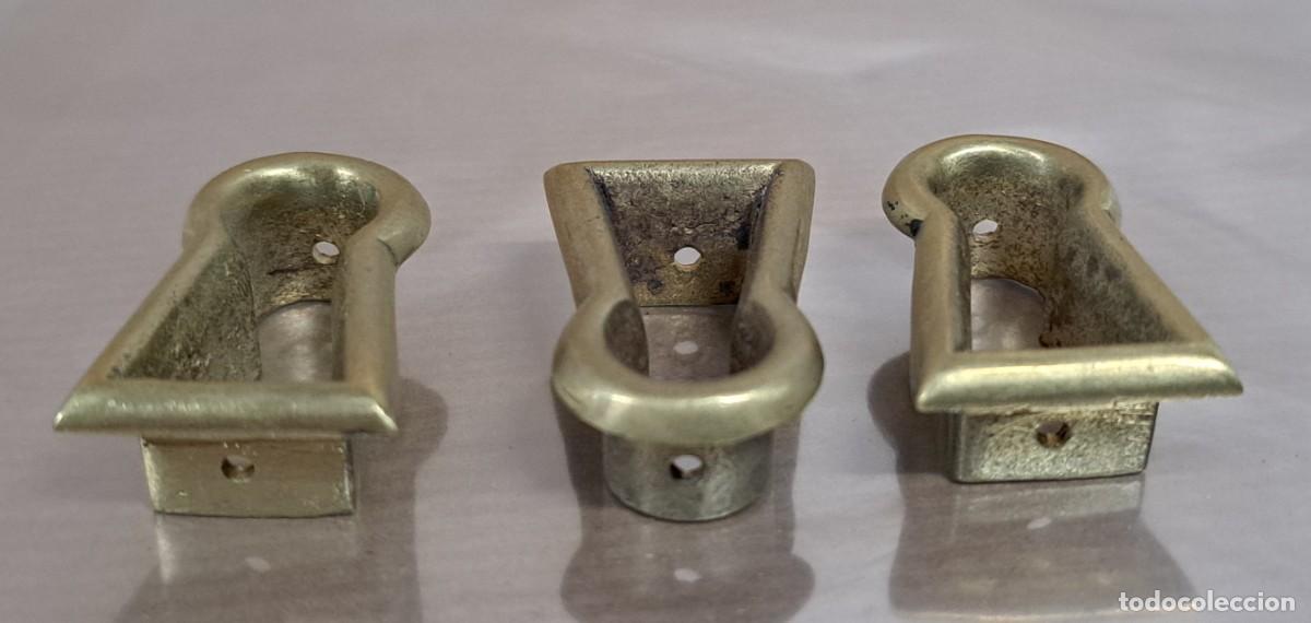 Antig&uuml;edades: 3 boca llaves de bronce para muebles - Foto 5