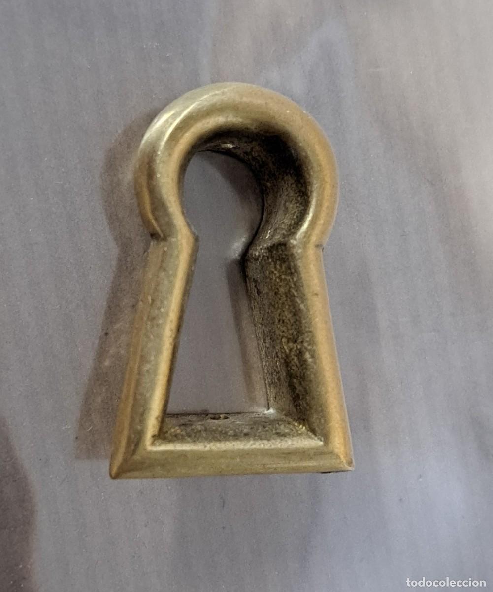 Antig&uuml;edades: 3 boca llaves de bronce para muebles - Foto 6