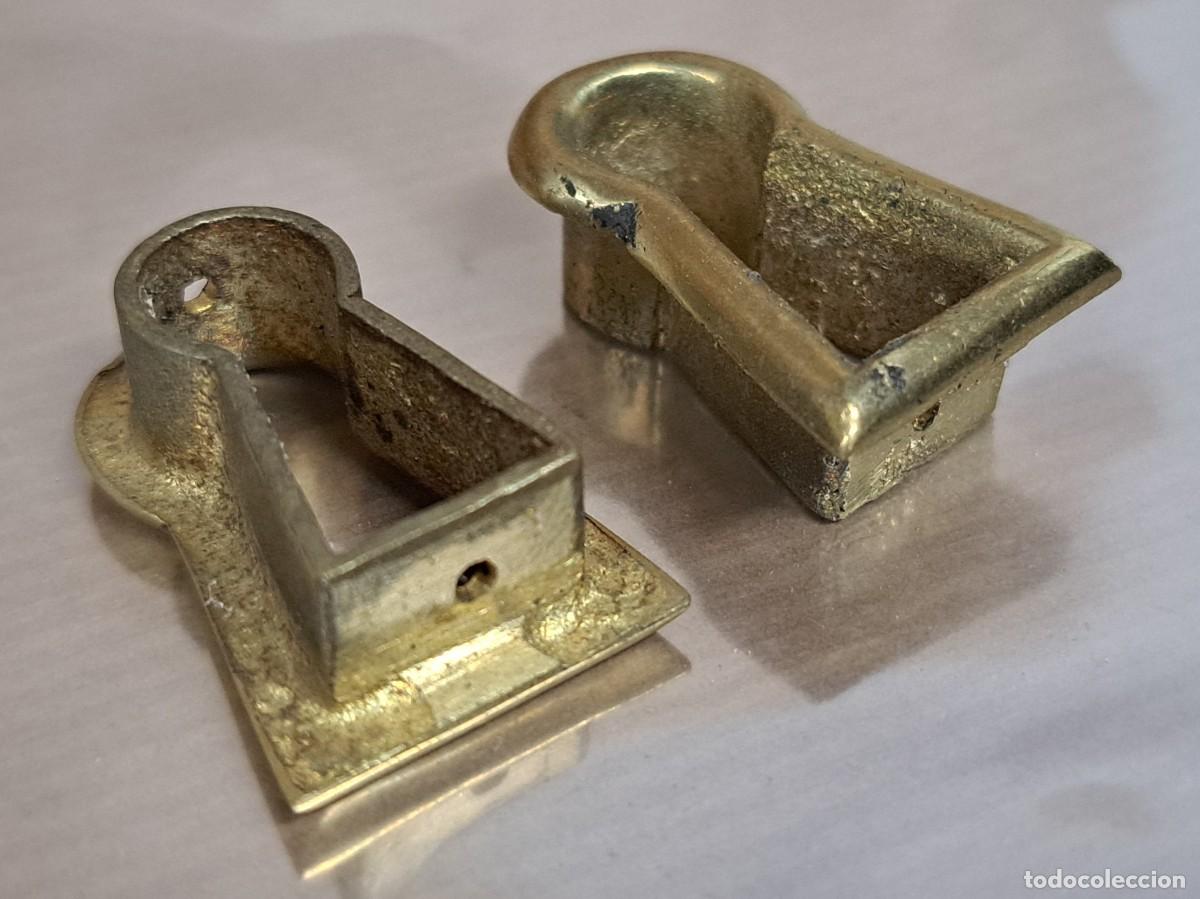 Antig&uuml;edades: 2 boca llaves de bronce para muebles - Foto 2