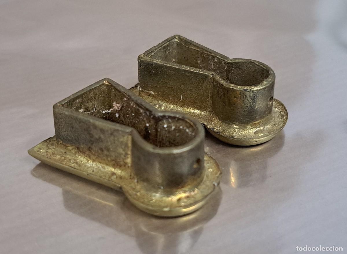 Antig&uuml;edades: 2 boca llaves de bronce para muebles - Foto 4