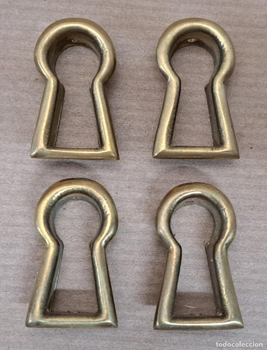 Antig&uuml;edades: 4 boca llaves de bronce para muebles - Foto 1