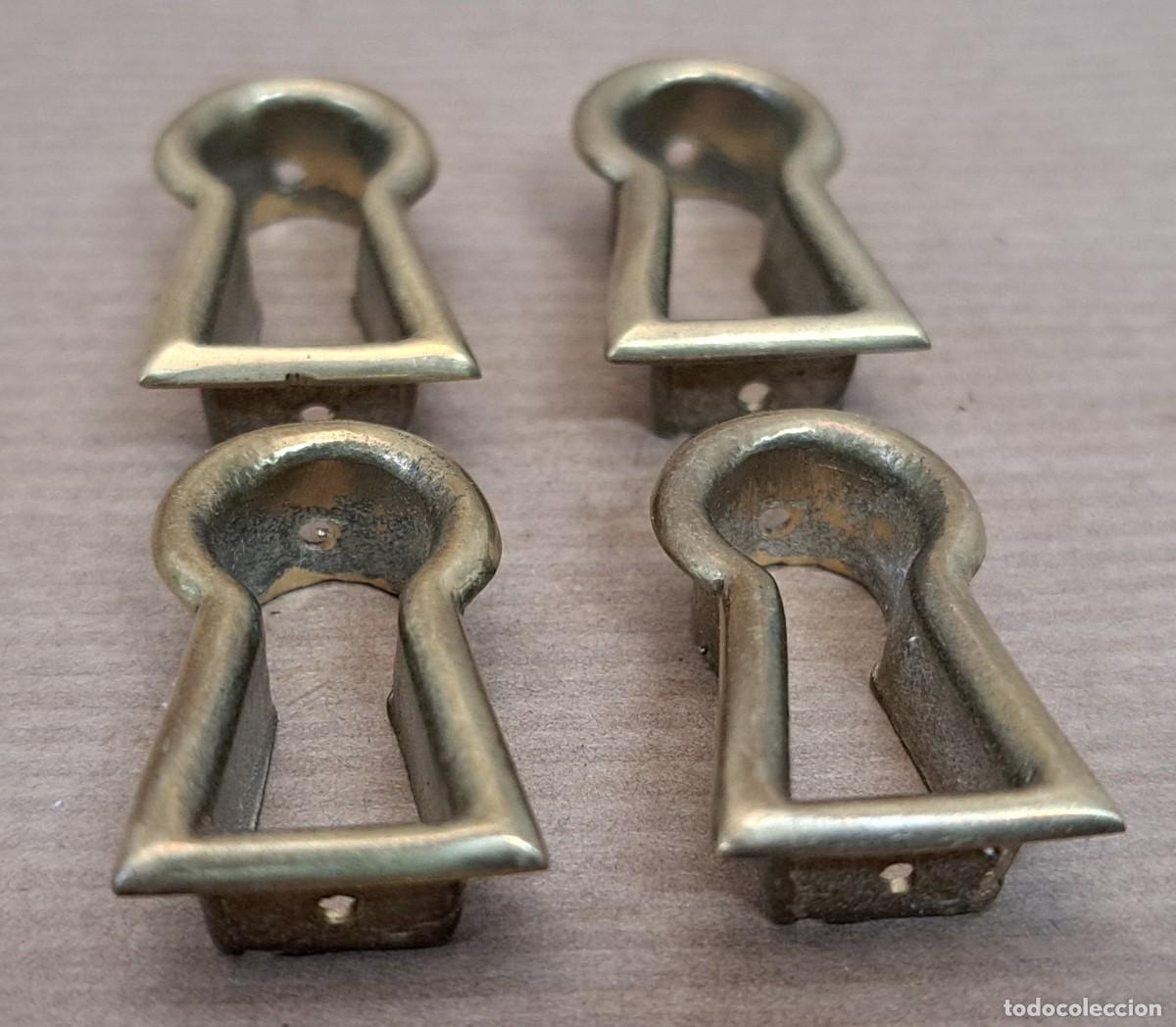 Antig&uuml;edades: 4 boca llaves de bronce para muebles - Foto 3