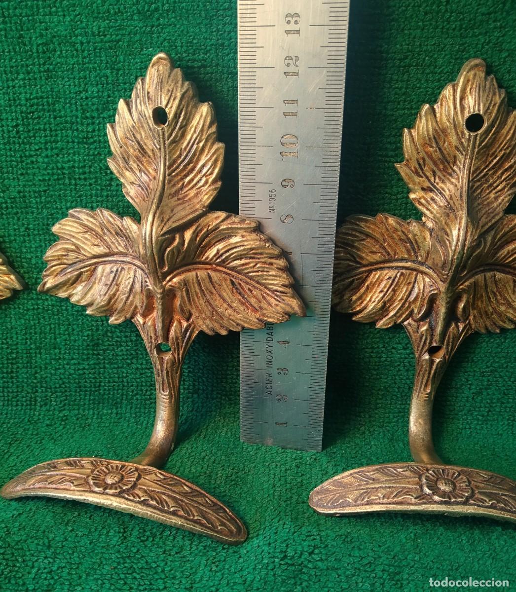 Antig&uuml;edades: CINCO PERCHAS ANTIGUAS DE BRONCE DORADO - Foto 8