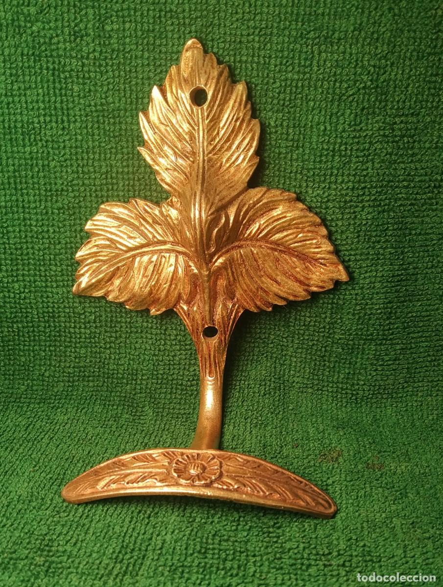Antig&uuml;edades: CINCO PERCHAS ANTIGUAS DE BRONCE DORADO - Foto 12