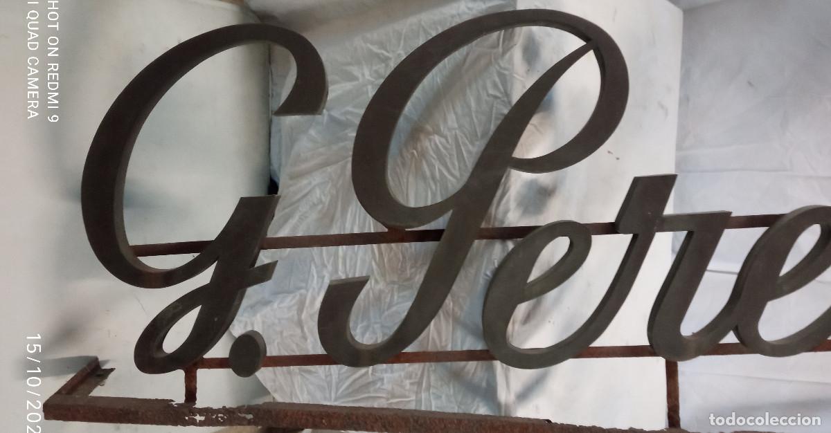 Antig&uuml;edades: Cartel con letras de metal - Foto 3
