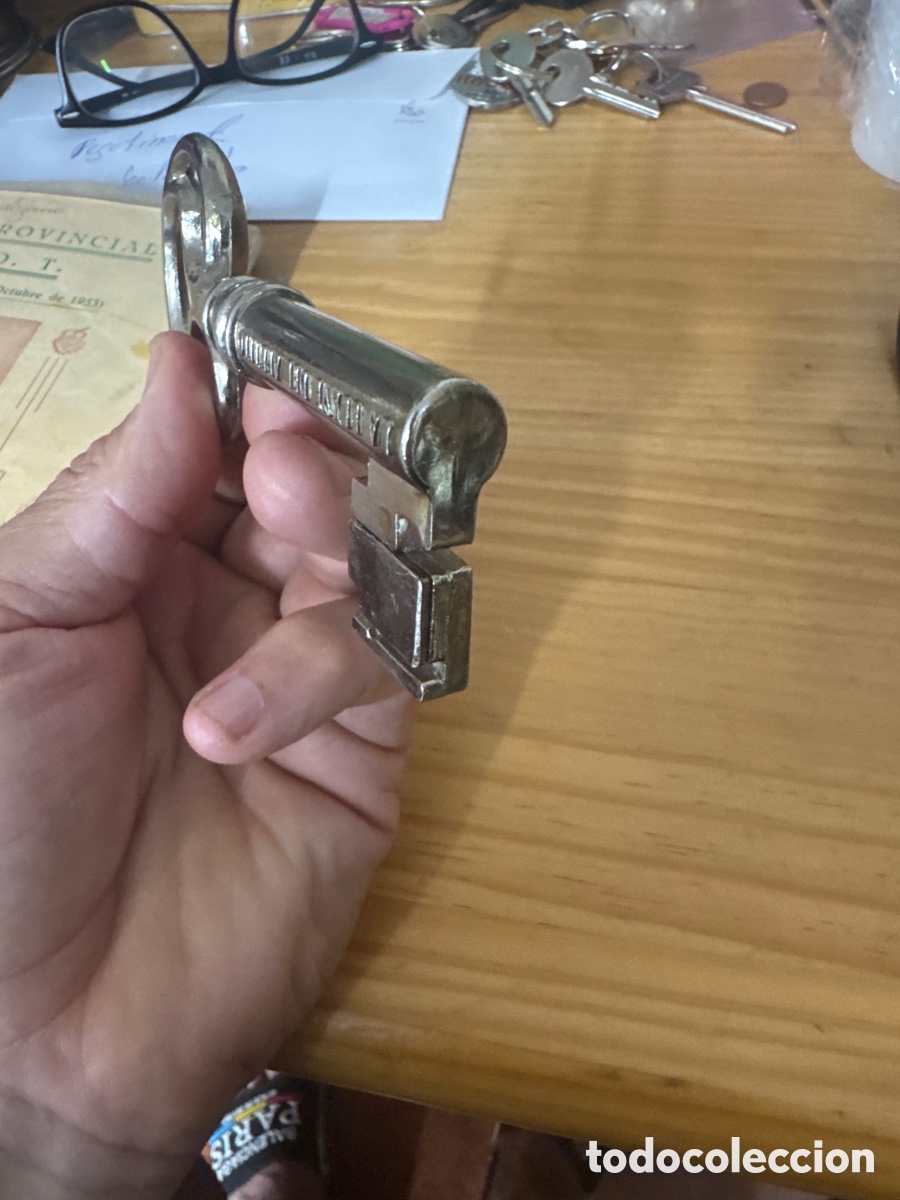 Antig&uuml;edades: Llave de gran tama&ntilde;o de bronce? - Foto 2