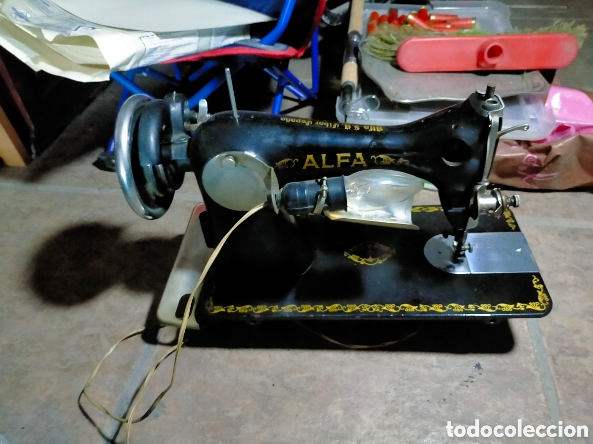 Antig&uuml;edades: M&Aacute;QUINA DE COSER ALFA jj - Foto 2