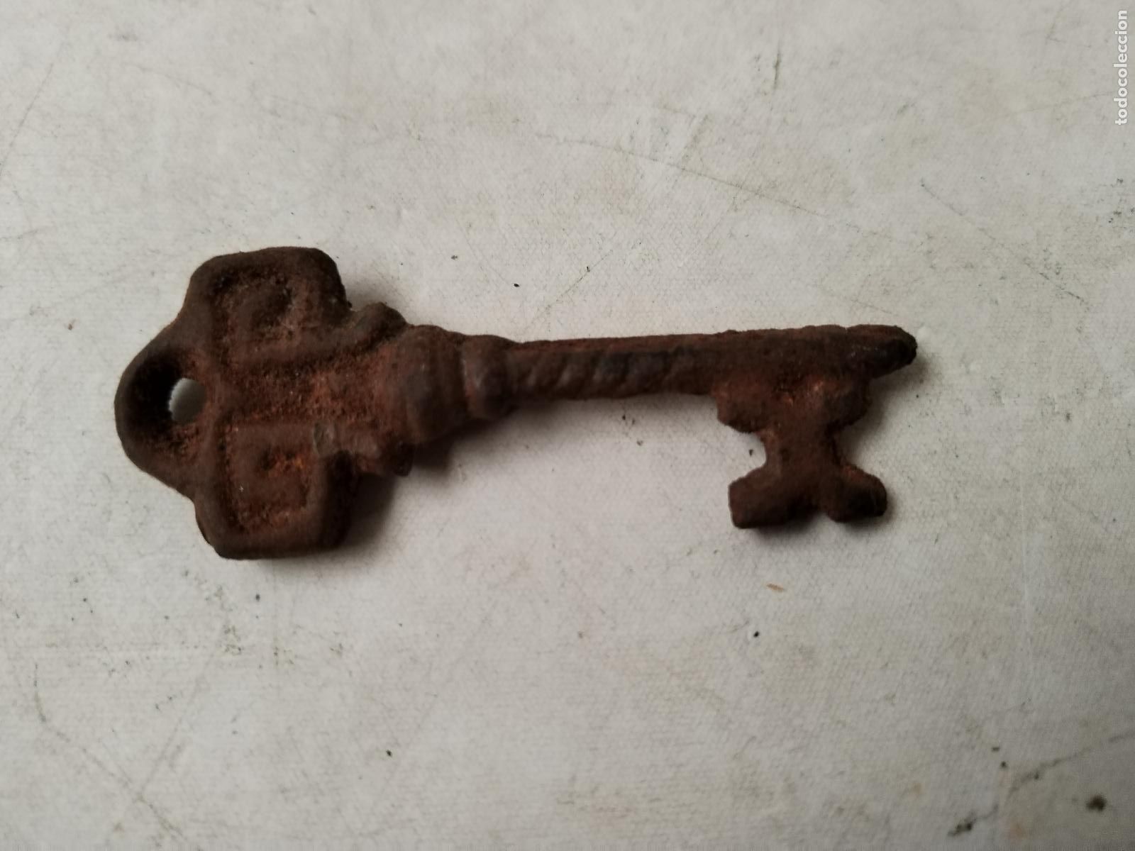 Antig&uuml;edades: peque&ntilde;a llave de hierro fundido - c163 - Foto 2