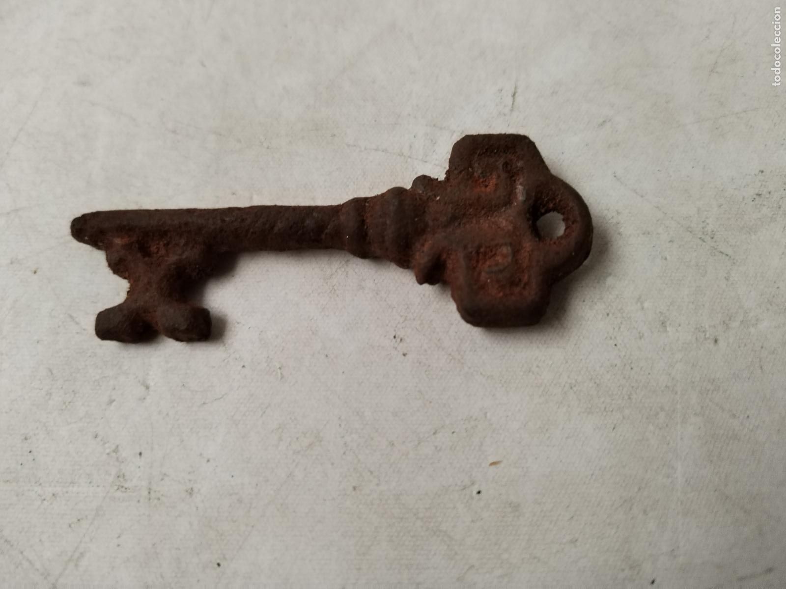 Antig&uuml;edades: peque&ntilde;a llave de hierro fundido - c163 - Foto 3