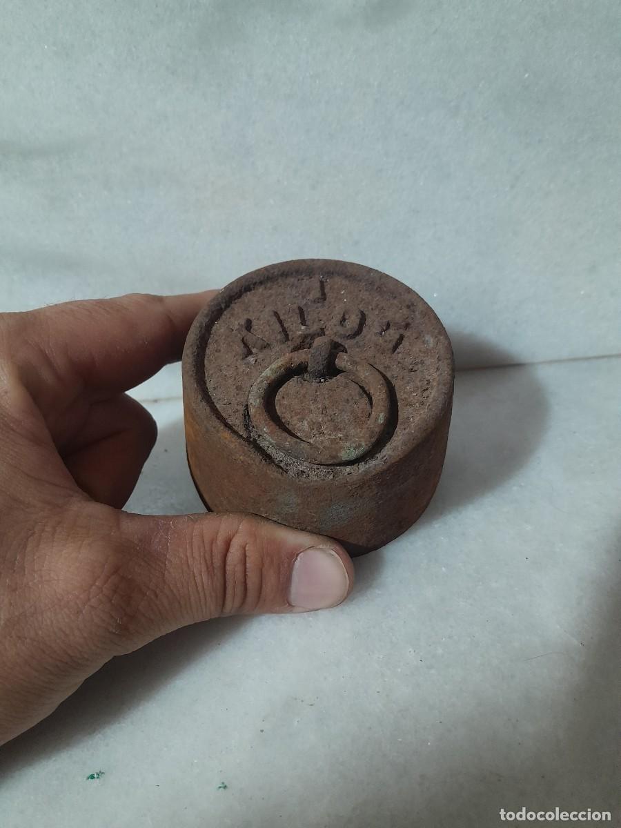Antig&uuml;edades: Pesa 1kg.................. - Foto 1