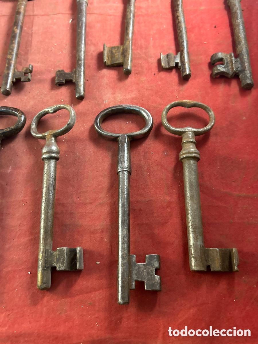 Antig&uuml;edades: GRAN COLECCI&Oacute;N DE LLAVES ANTIGUAS DE FORJA - Foto 2