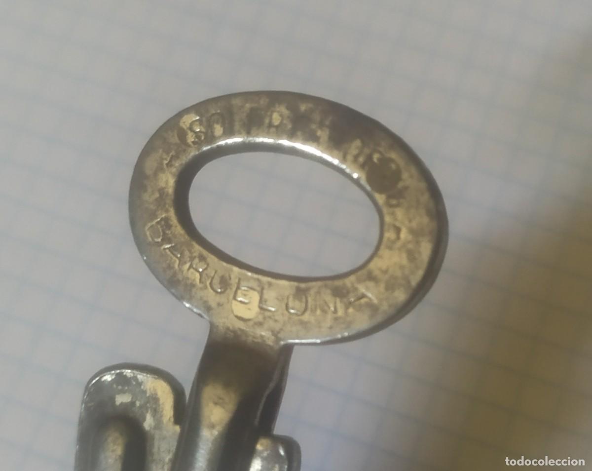 Antig&uuml;edades: Llave plegable con marcas - Foto 3