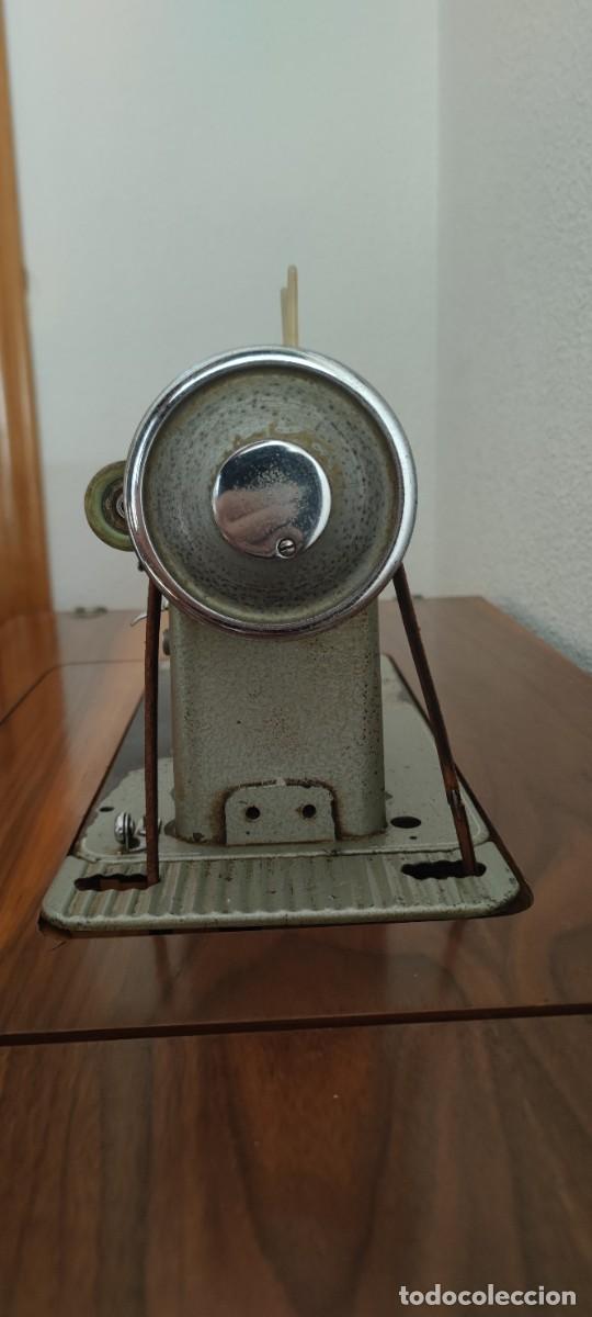 Antig&uuml;edades: Maquina de coser Wertheim - Foto 2