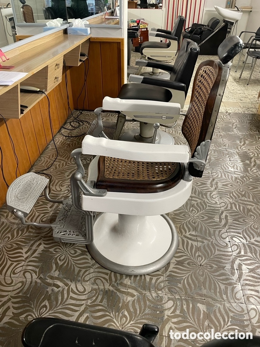 Antig&uuml;edades: Sill&oacute;n barber&iacute;a restaurado - Foto 1