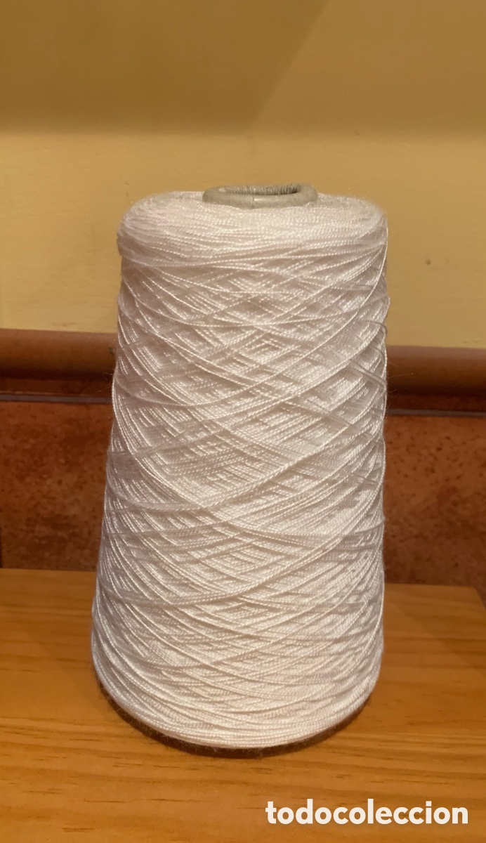 Antig&uuml;edades: BOBINA DE HILO EN CONO BLANCO - Foto 4