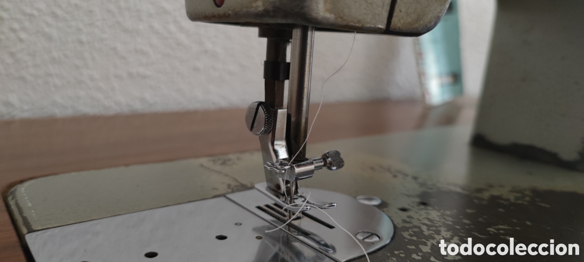 Antig&uuml;edades: Maquina de coser Wertheim - Foto 4