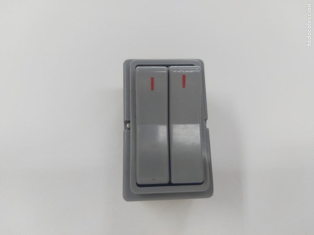 Antig&uuml;edades: ANTIGUO INTERRUPTOR DOBLE METROPOLI BJC - Foto 1
