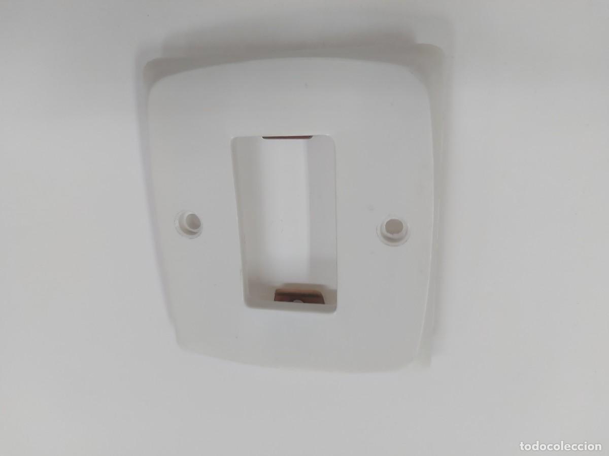 Antig&uuml;edades: ANTIGUA PLACA 1 MODULO EMBELLECEDORA METROPOLI BJC - Foto 1