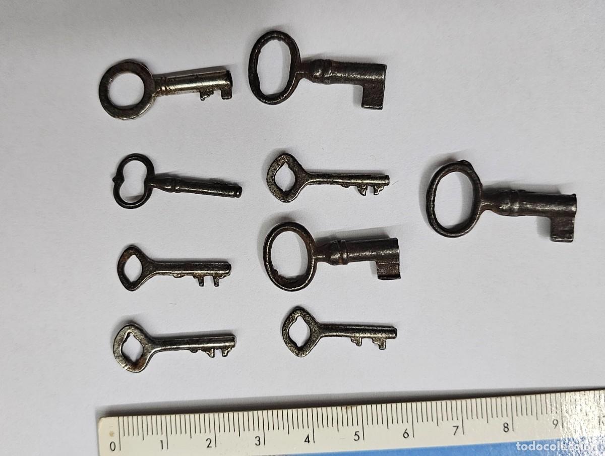 Antig&uuml;edades: LOTE DE 9 LLAVES ANTIGUAS DE HIERRO (de 2,5 a 3 cms.) - Foto 1