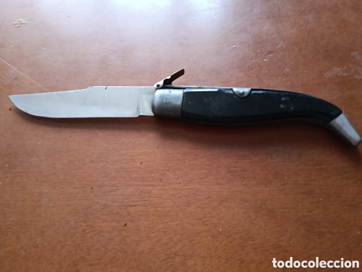 Antig&uuml;edades: Antigua navaja manual con el mango negro. - Foto 2